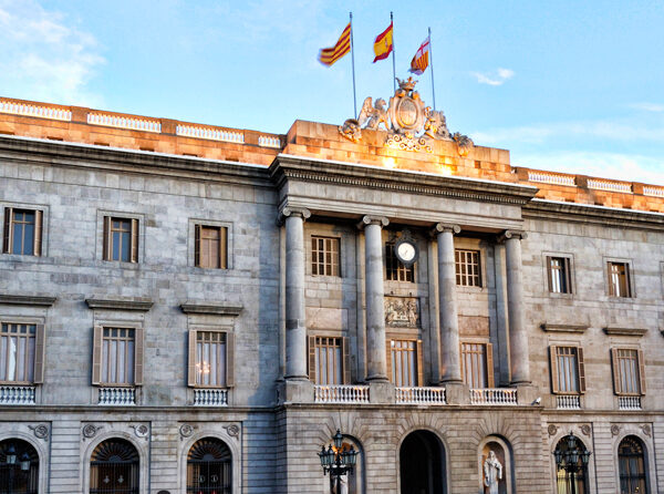 ¿Qué sabemos de los contratos menores del Ayuntamiento de Barcelona para la cabalgata de Reyes?