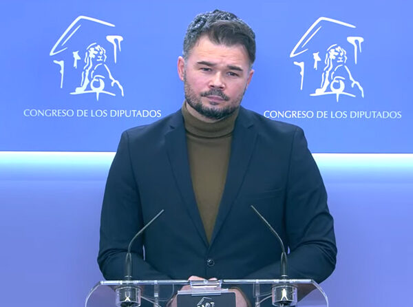 Abascal no votó en contra del permiso de paternidad como dijo Rufián: Vox aún no estaba en el Congreso