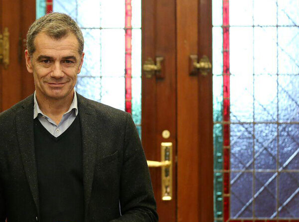 El gobierno de Pedro Sánchez no ha elevado la edad de jubilación a los 66 años, como dice Toni Cantó