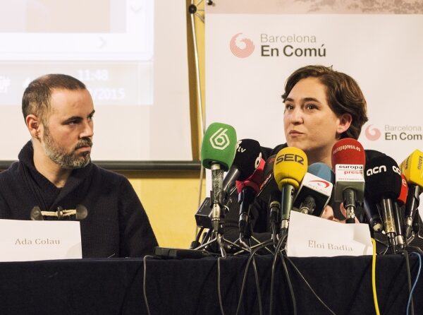 Eloi Badia i Ada Colau (Barcelona en Comú - Wikimedia)