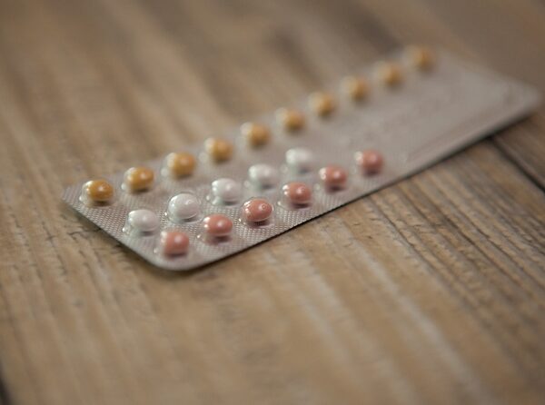 Què en sabem de la relació entre la teràpia hormonal substitutiva durant la menopausa i el càncer de mama