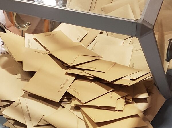 Les enquestes que afirmen que un refer&egrave;ndum a Catalunya t&eacute; el 23% i el 80% dels suports plantegen preguntes diferents