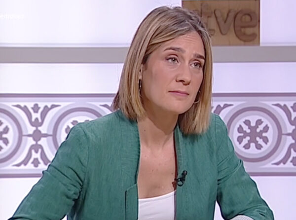 Los Comunes se abstuvieron en dos reprobaciones al consejero de Educaci&oacute;n y solo propusieron una, a diferencia de lo que afirma Albiach