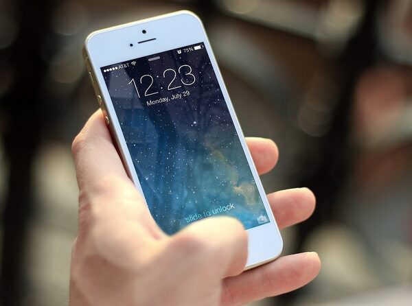 L’iPhone 12 emet més radiació que la recomanada per la normativa europea, però això no significa que sigui perillós per a la salut