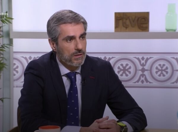 La segona llengua utilitzada per l’Ajuntament de Barcelona és el castellà, no l’àrab o l’urdú