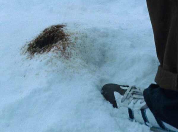 T’expliquem per què els protagonistes de ‘La societat de la neu’ orinen de color negre